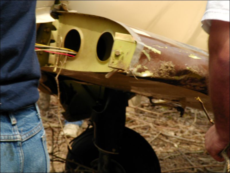 I guess that wing spar is bent a little.