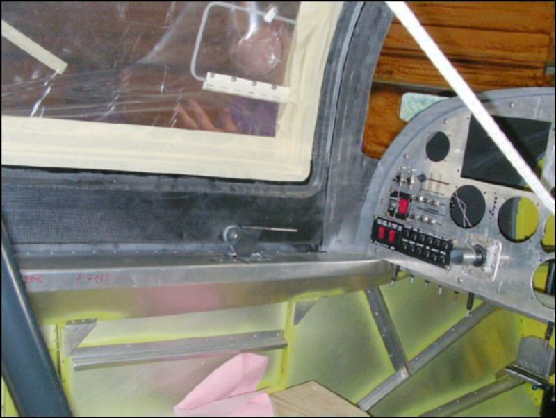 Latch pilot side door.