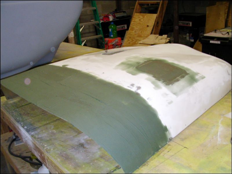 Putty the seams of the top cowling.