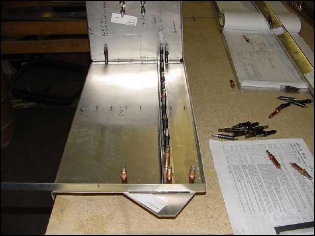 Position 20-F-8/5 (floor support) to the front of the front Z.  The top of the floor support is to be lined up with the 73mm line.