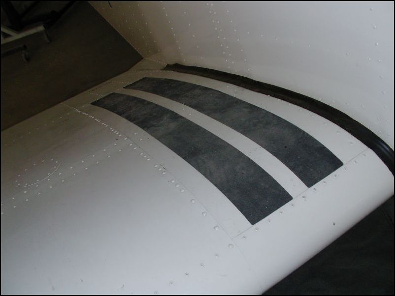 Right wing with wing walk strips.